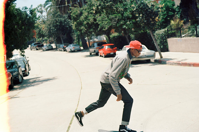 Cùng giày Vans nam cổ cao ấn định phong cách và cá tính thời trang