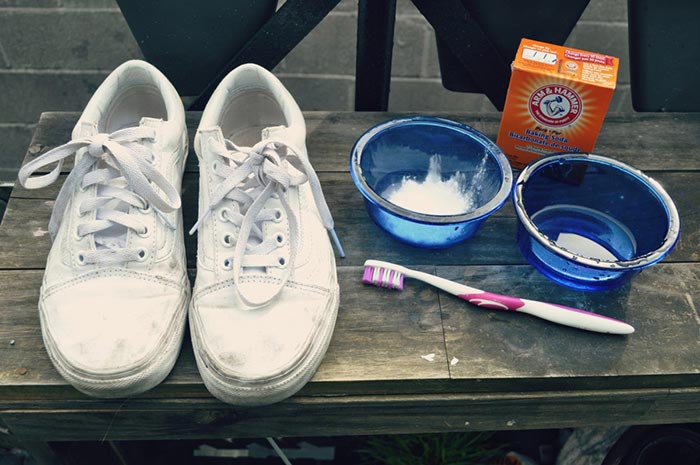 Tất tần tật bí kíp khắc phục đôi giày Vans trắng bị mốc