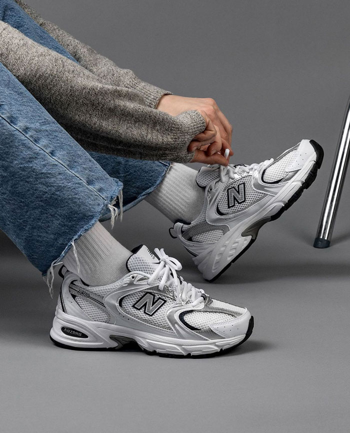Bỏ túi ngay những cách giặt giày New Balance cực đơn giản tại nhà