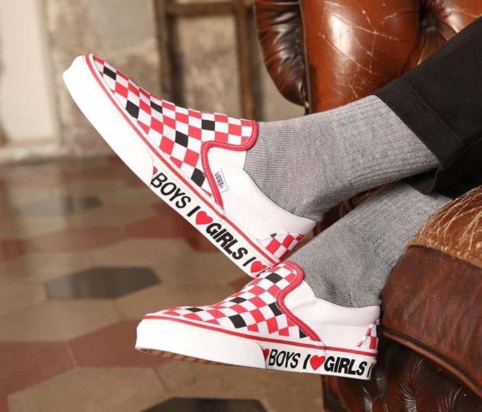 Chào hè với các mẫu giày lười Vans caro tươi tắn và đầy năng động