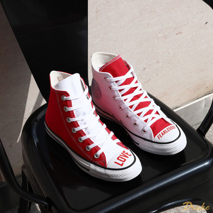 Giải mã những đôi giày Converse cổ cao hai màu độc đáo