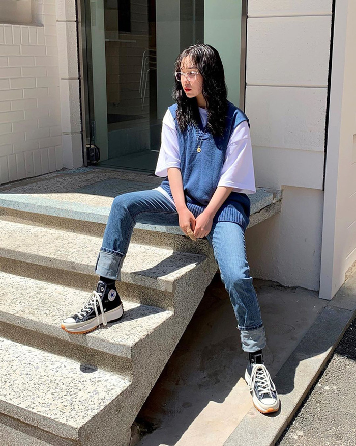 Giày Converse kết hợp với trang phục gì cho nàng thêm hiện đại?