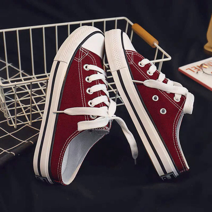 Bí mật đằng sau giày Converse nữ hở gót khiến bao nàng say mê