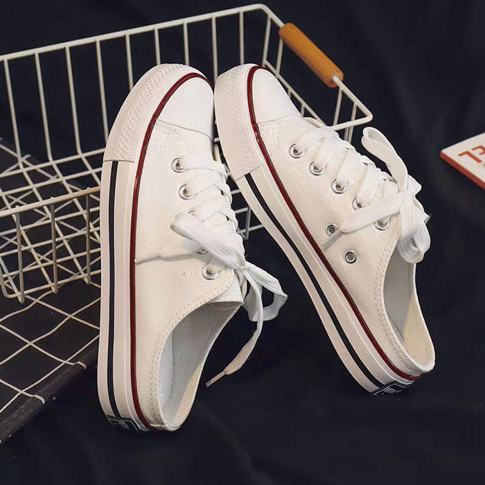 Bí mật đằng sau giày Converse nữ hở gót khiến bao nàng say mê