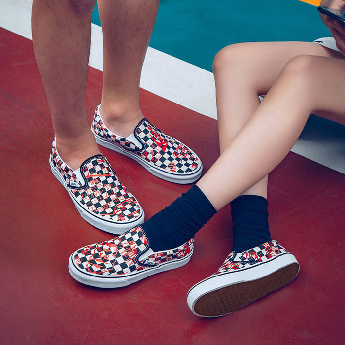 Các đôi giày lười nam Vans Classic Slip On giúp bạn trở nên phá cách hơn