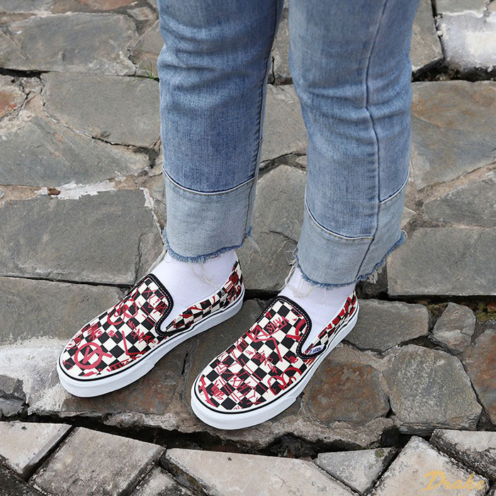 Các đôi giày lười nam Vans Classic Slip On giúp bạn trở nên phá cách hơn