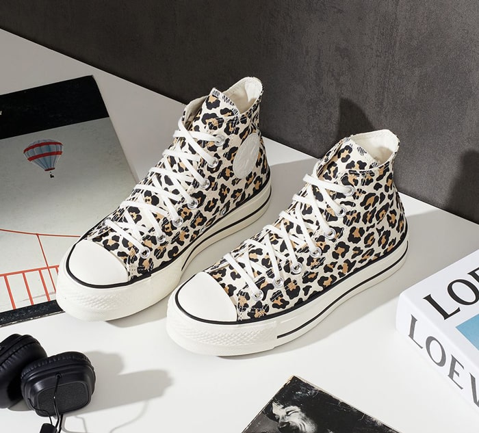 Giày thể thao nữ Converse - Bật tung năng lượng mùa hè