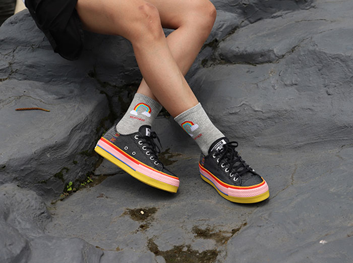 Ngắm loạt các mẫu giày Converse cầu vồng lung linh sắc màu