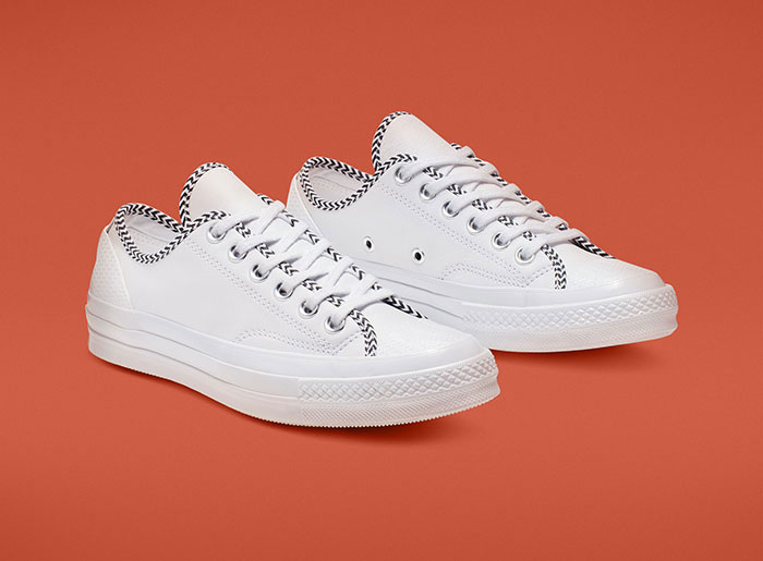 Đổi gió với  giày Converse nữ cổ thấp ngọt lịm