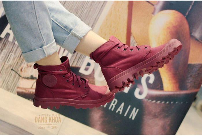 Tỏa sáng như “SAO” cùng giày Palladium đỏ
