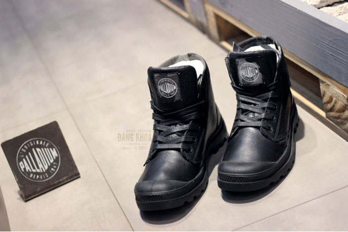 Có gì đằng sau những đôi giày Palladium da