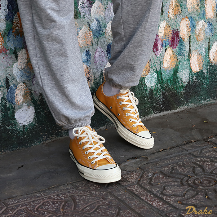 Mê mẩn trước vẻ ngoài “tỏa nắng” của giày Converse 1970S Sunflower