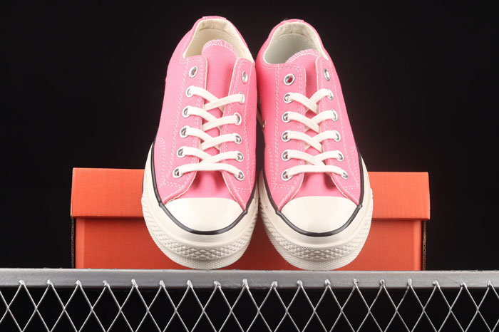 Khuấy đảo xu hướng thời trang cùng giày Converse Chuck Taylor All Star 1970s low