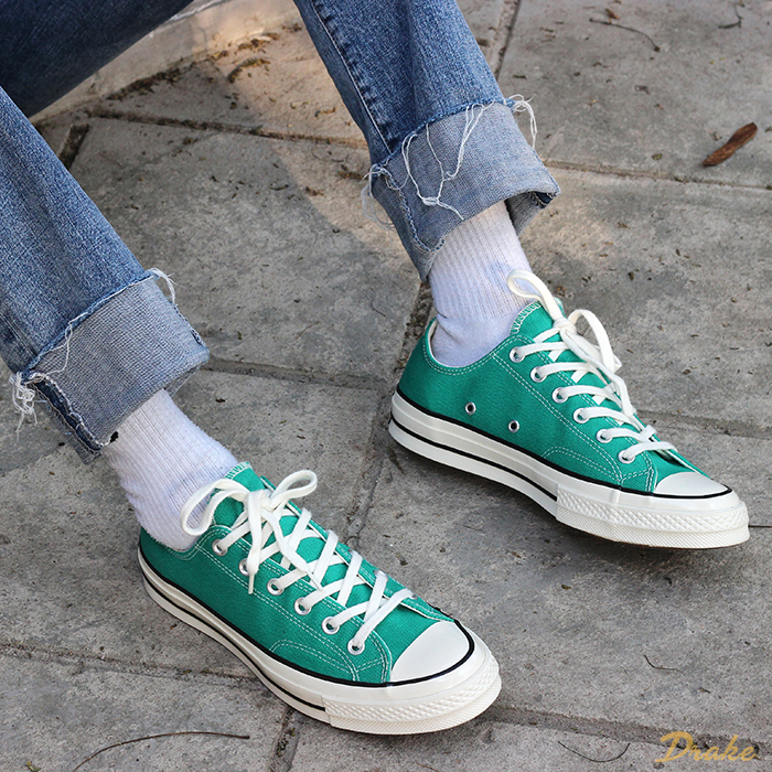 Giày Converse xanh lá - Không chỉ là biểu tượng của niềm tin