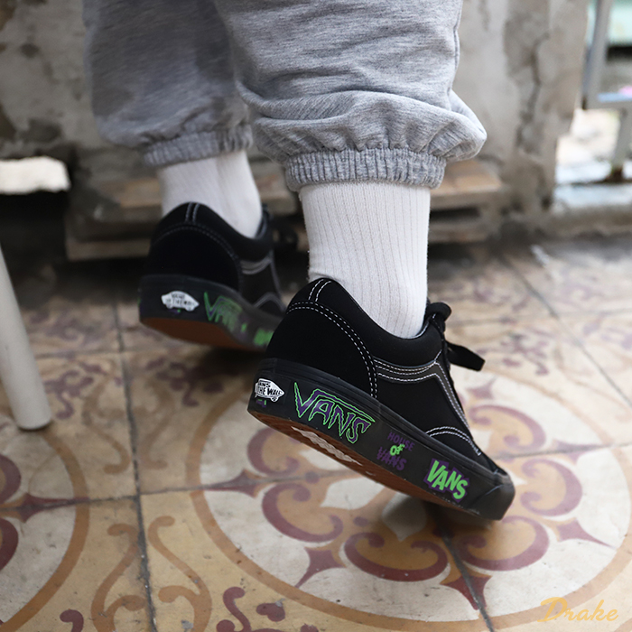 Giày Vans Classic full đen có gì mà ai cũng mê?