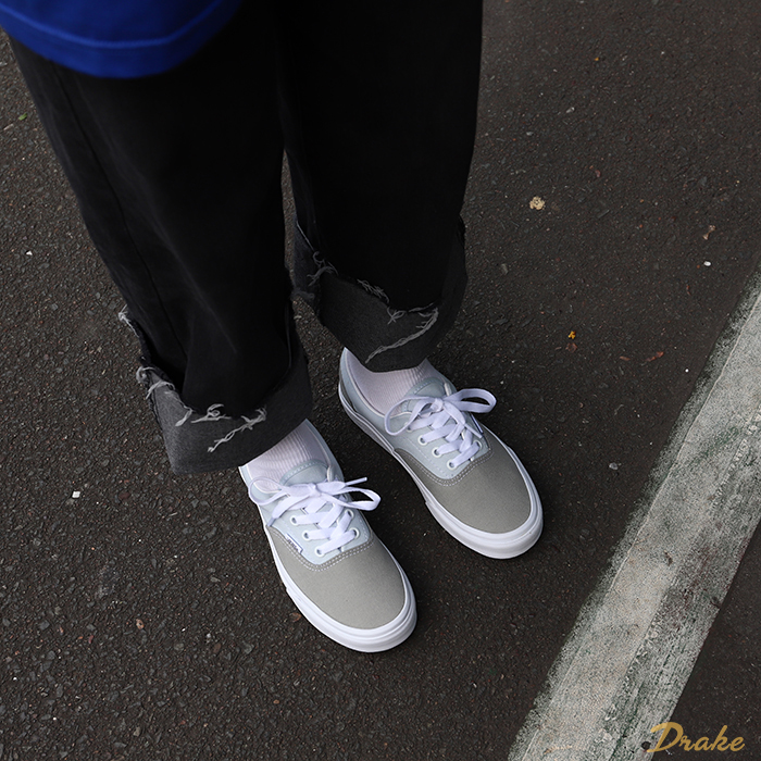 Gợi ý những mẫu giày Vans xanh cho outfit cuối tuần thêm rạng rỡ