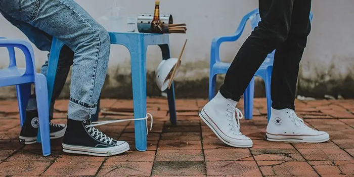 7 cách xử lý mùi hôi và làm sạch giày Converse dễ dàng