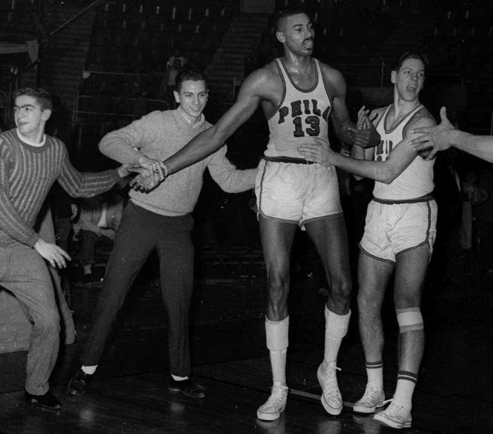 Khám phá những cột mốc vàng trong lịch sử giày Converse