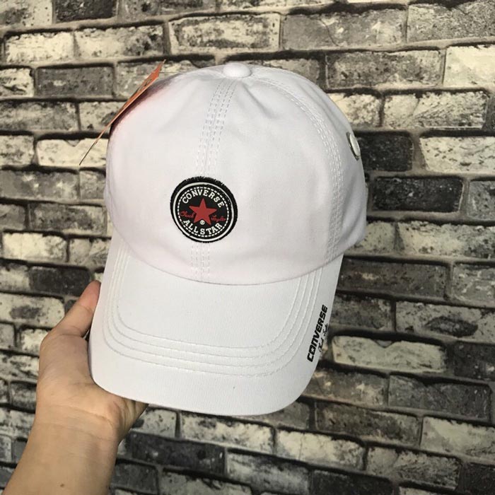 Bật mí một vài mũ Converse màu trắng giúp bạn trở nên nổi bật 