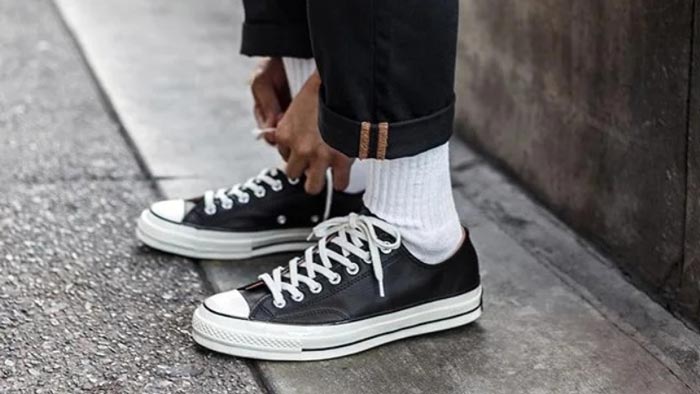 Mang giày Converse bị đau chân và cách khắc phục hiệu quả