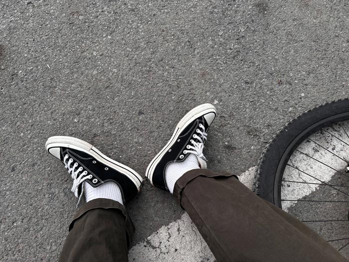 Mang giày Converse bị đau chân và cách khắc phục hiệu quả