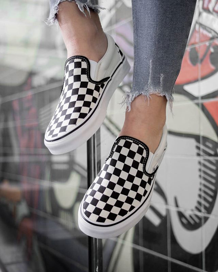 Xuống Phố Cá Tính Cùng Giày Vans Classic Slip-On