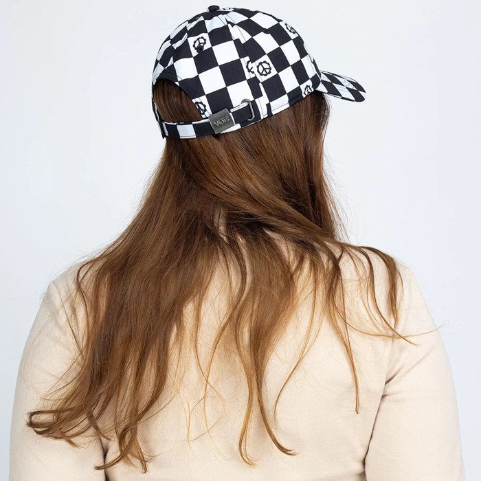 Cùng nón Vans Caro tránh nắng mùa hè nhưng cũng thật phong cách