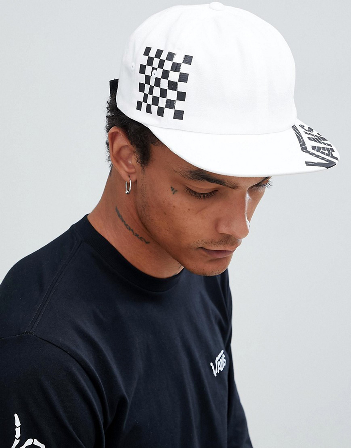 Cùng nón Vans Caro tránh nắng mùa hè nhưng cũng thật phong cách