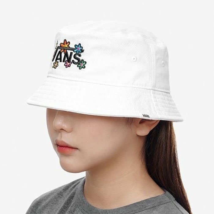 Nón Bucket Vans – Item thổi làn gió mới cho outfit của bạn