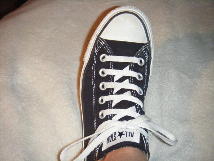 Những kiểu buộc dây giày Converse đẹp nhưng không cầu kỳ