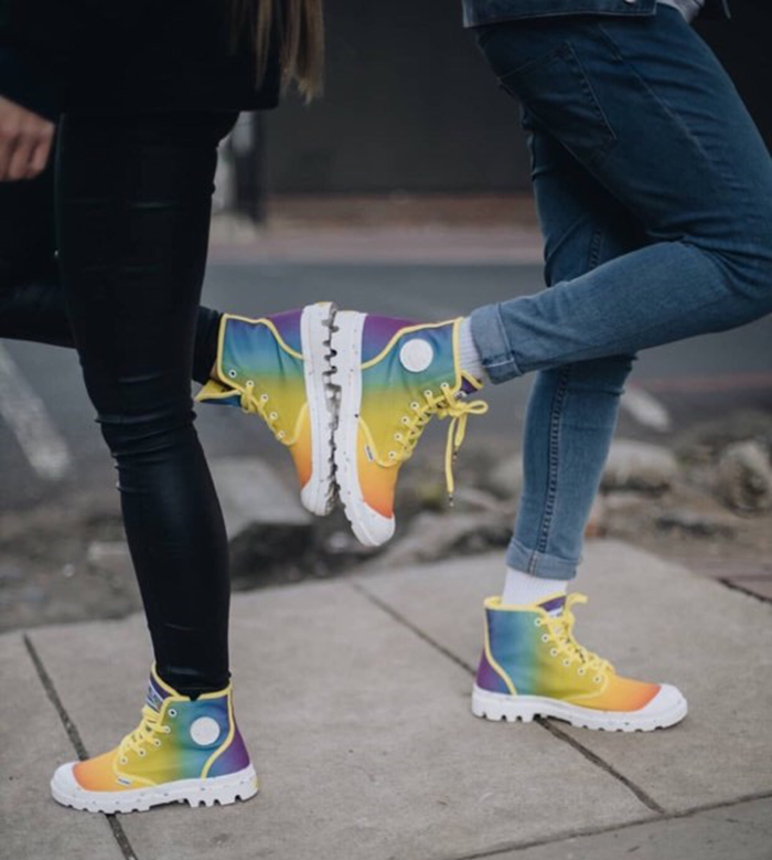 Thử sức với phong cách nổi bật cùng bộ đôi Palladium cầu vồng