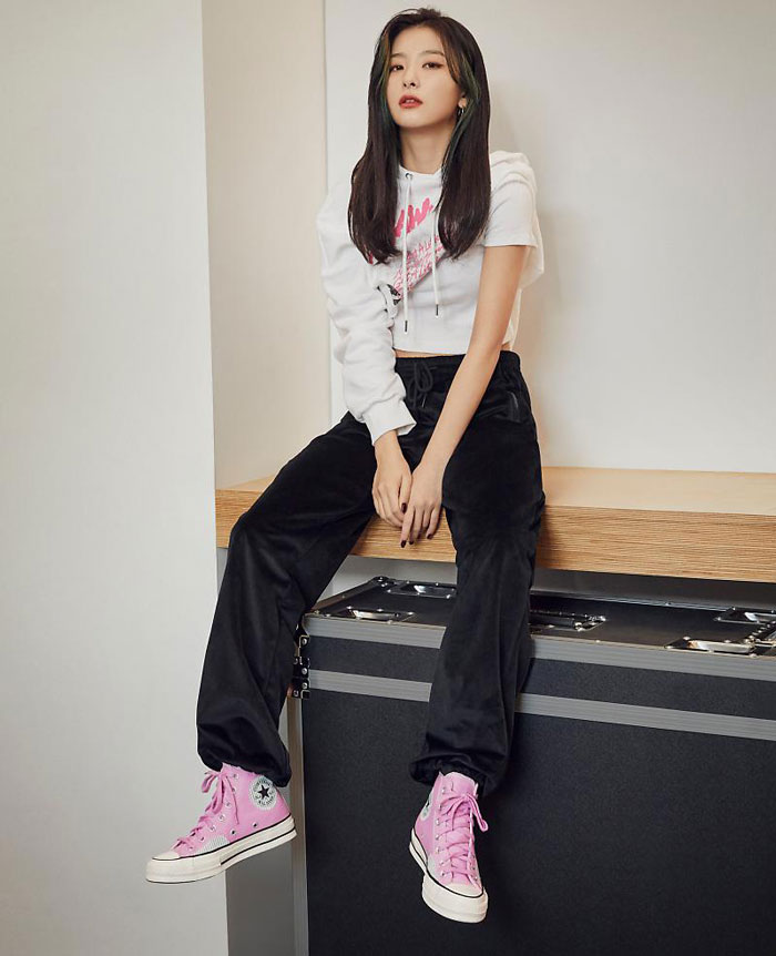 Học cách phối đồ với giày Converse cổ cao nữ đi học