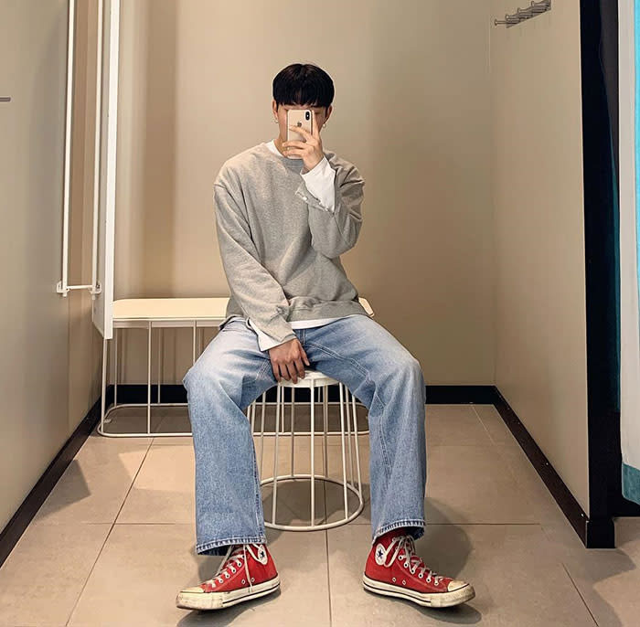 3 lời khuyên bổ ích khi phối quần áo với giày Converse cổ cao nam 