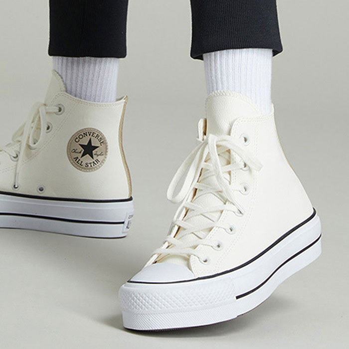 Phong cách giày Converse nữ hô biến vẻ rạng rỡ cho phái đẹp