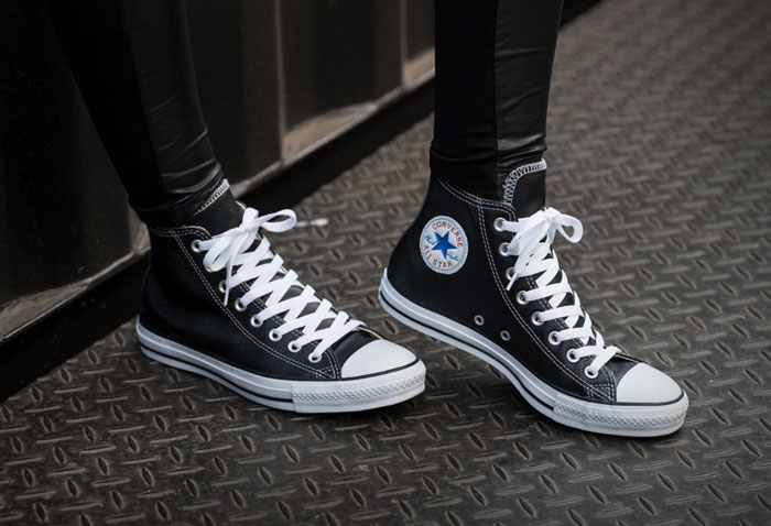Review giày Converse Classic - đôi giày không mang khái niệm “lỗi mốt”