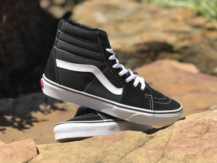 Phá đảo mọi phong cách cùng thiết kế Vans SK8-Hi độc đáo