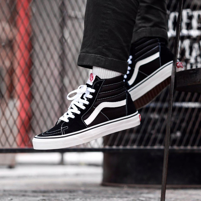 Phá đảo mọi phong cách cùng thiết kế Vans SK8-Hi độc đáo