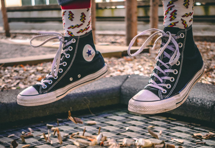 Phá cách cùng tất converse cổ cao cho mọi outfit thường ngày