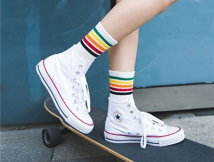Phá cách cùng tất converse cổ cao cho mọi outfit thường ngày