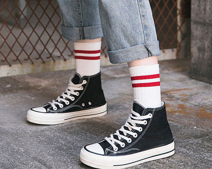 Phá cách cùng tất converse cổ cao cho mọi outfit thường ngày