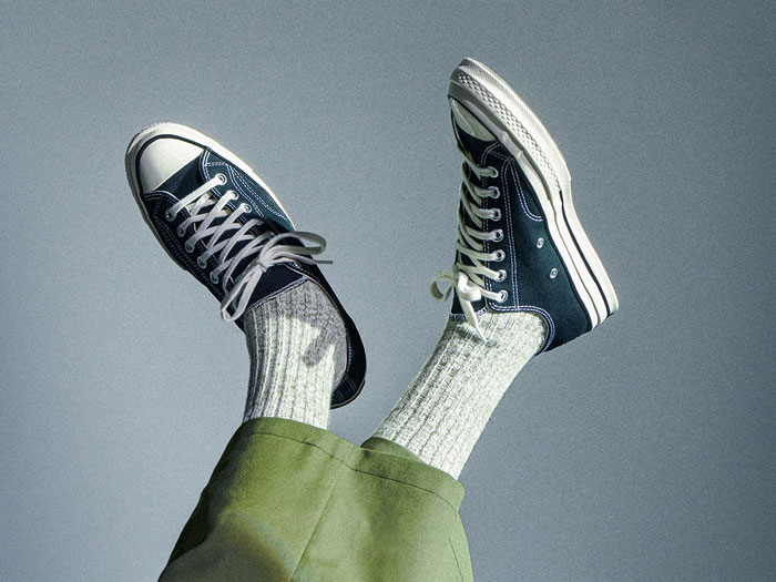 Học hỏi gì từ cách mix match sành điệu với tất Converse nữ 