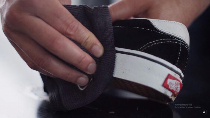 Bỏ túi những cách vệ sinh giày Vans tại nhà trông như mới