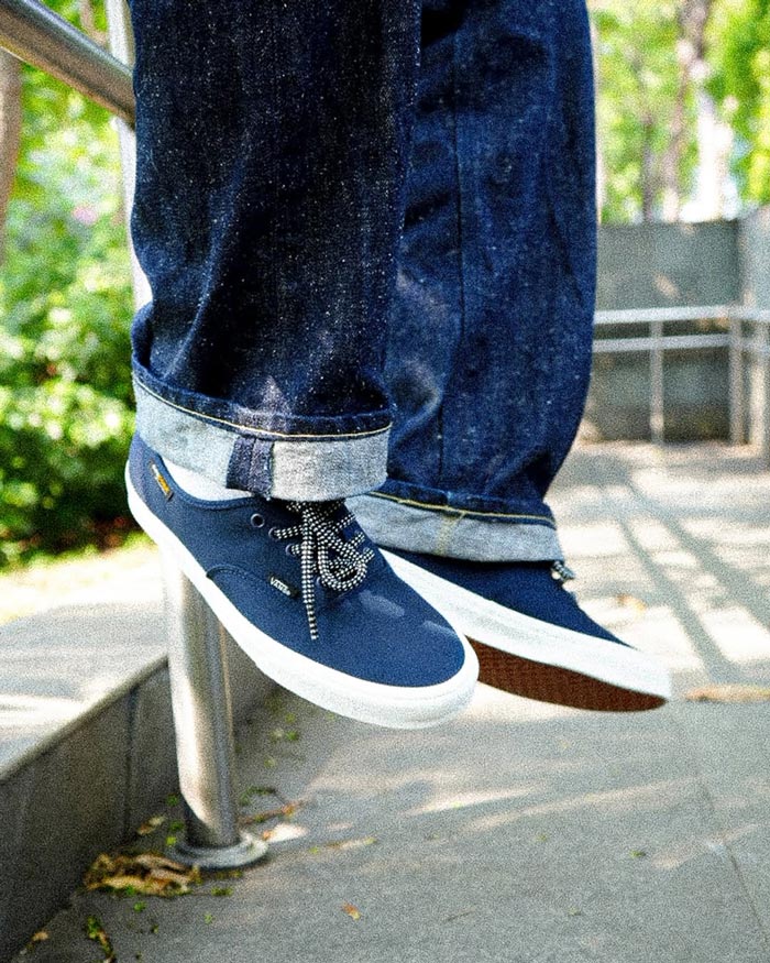 Đánh thức gu thời trang đường phố với Vans Cordura Dress Blues 