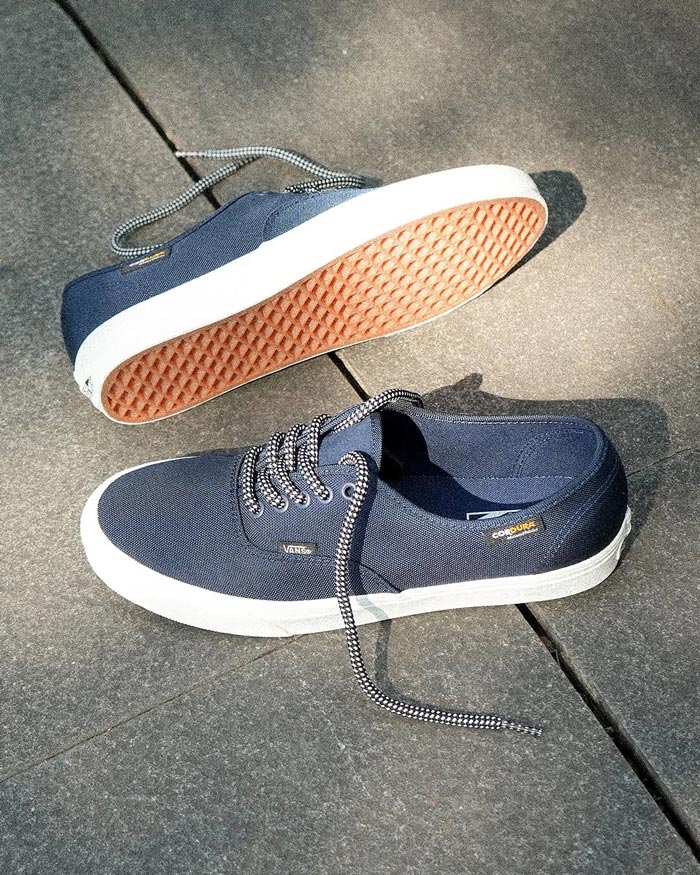 Đánh thức gu thời trang đường phố với Vans Cordura Dress Blues 