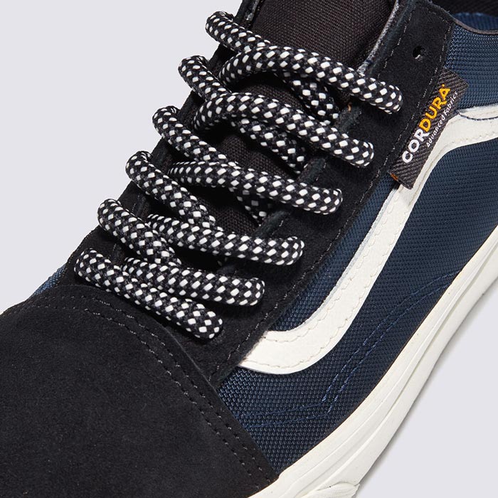 Đánh thức gu thời trang đường phố với Vans Cordura Dress Blues 