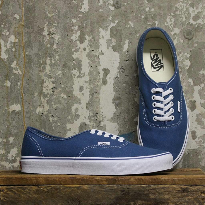 Đôi nét về những mẫu giày Vans Authentic Classic làm các tín đồ say mê