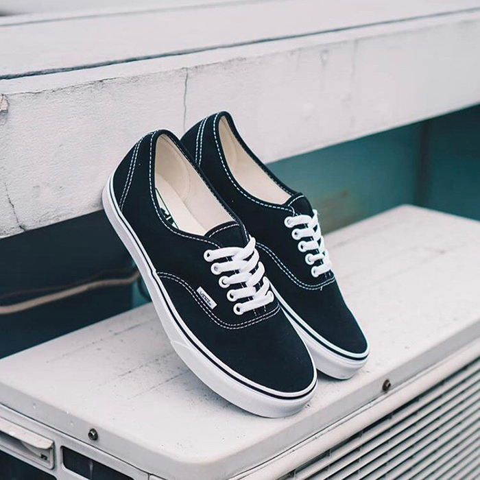 Đôi nét về những mẫu giày Vans Authentic Classic làm các tín đồ say mê