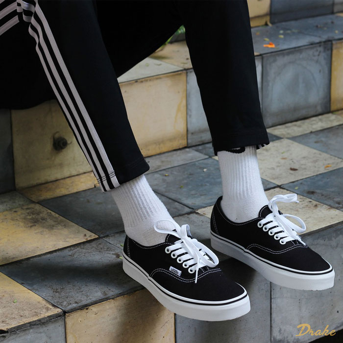 Khám phá những mẫu giày Vans Authentic đen basic vạn người mê
