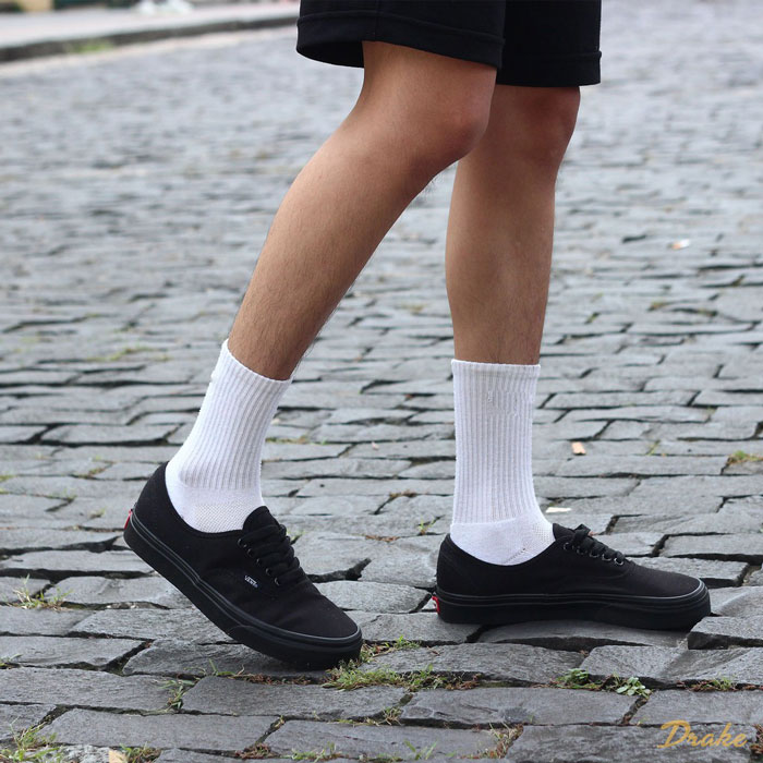Khám phá những mẫu giày Vans Authentic đen basic vạn người mê