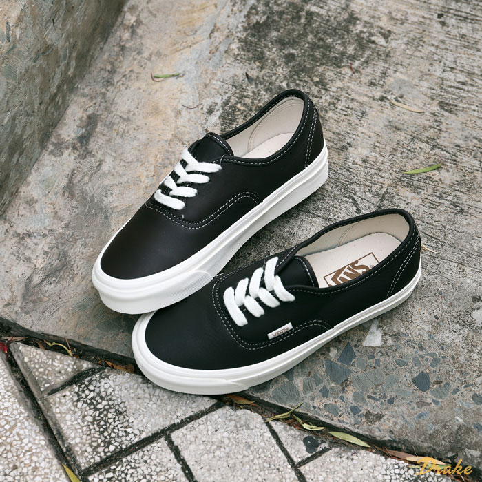 Khám phá những mẫu giày Vans Authentic đen basic vạn người mê